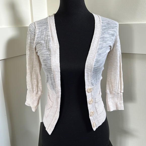 Vintage 90’ Women’s lightweight cropped lace cardigan - Picture 2 of 5